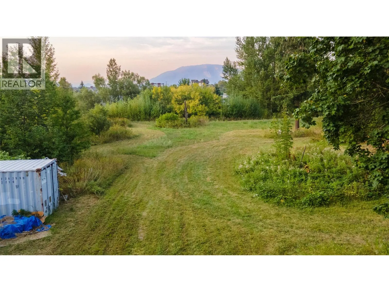 1121 Shuswap Street SW