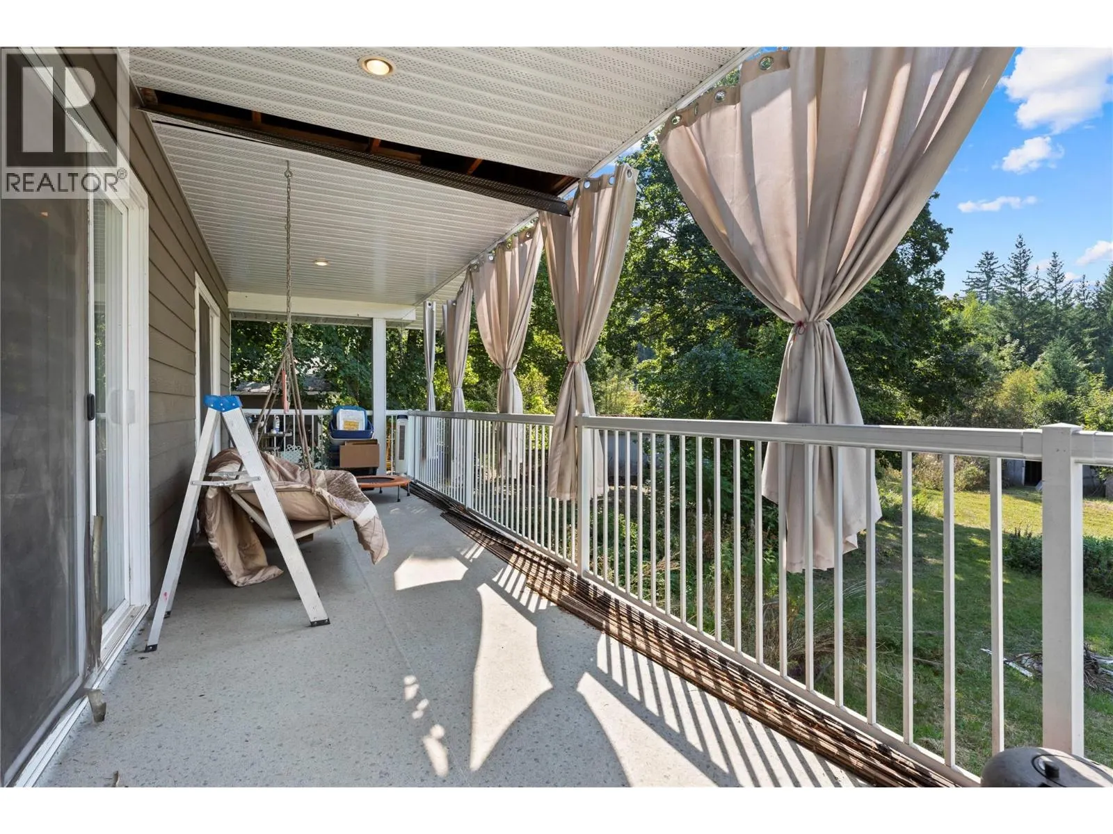 1121 Shuswap Street SW