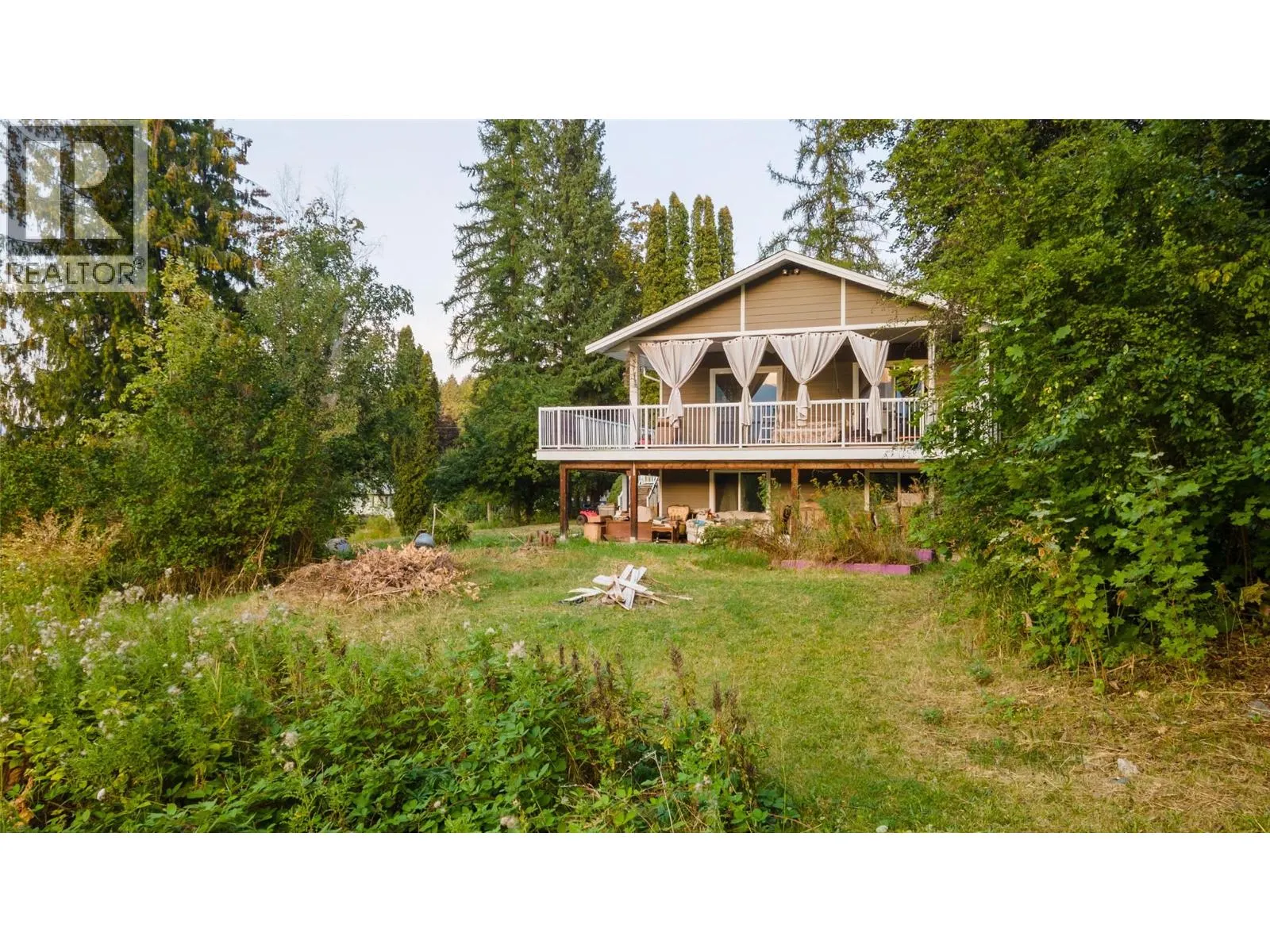 1121 Shuswap Street SW