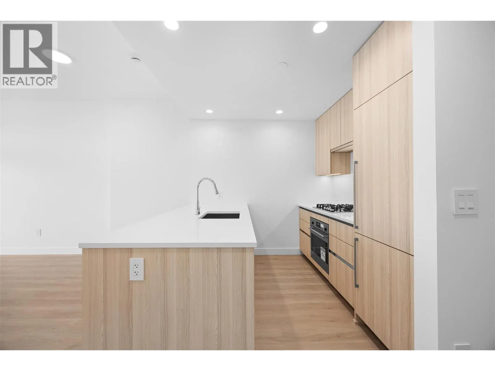 238 Leon Avenue Unit# 1503