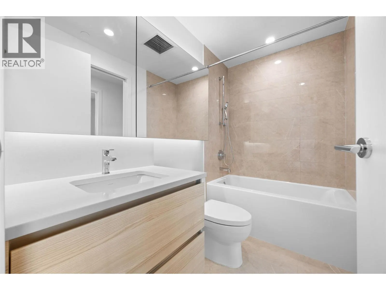 238 Leon Avenue Unit# 1503