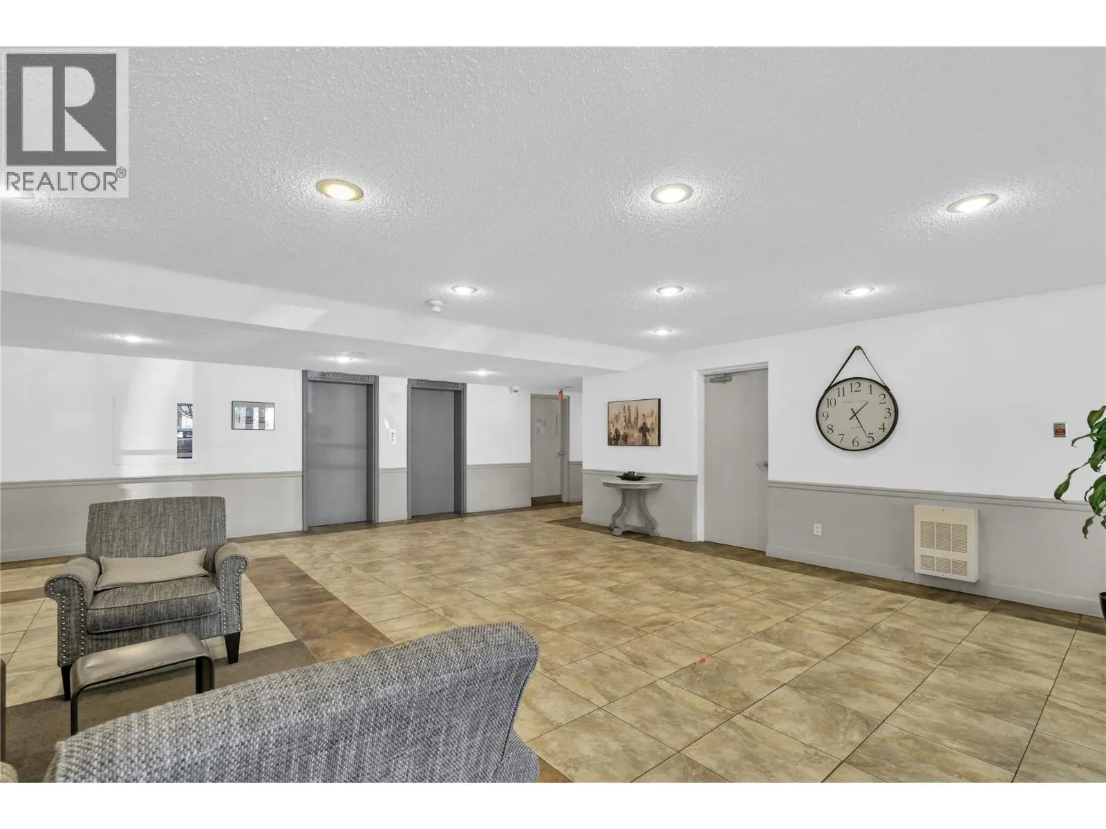 737 Leon Avenue Unit# 1206