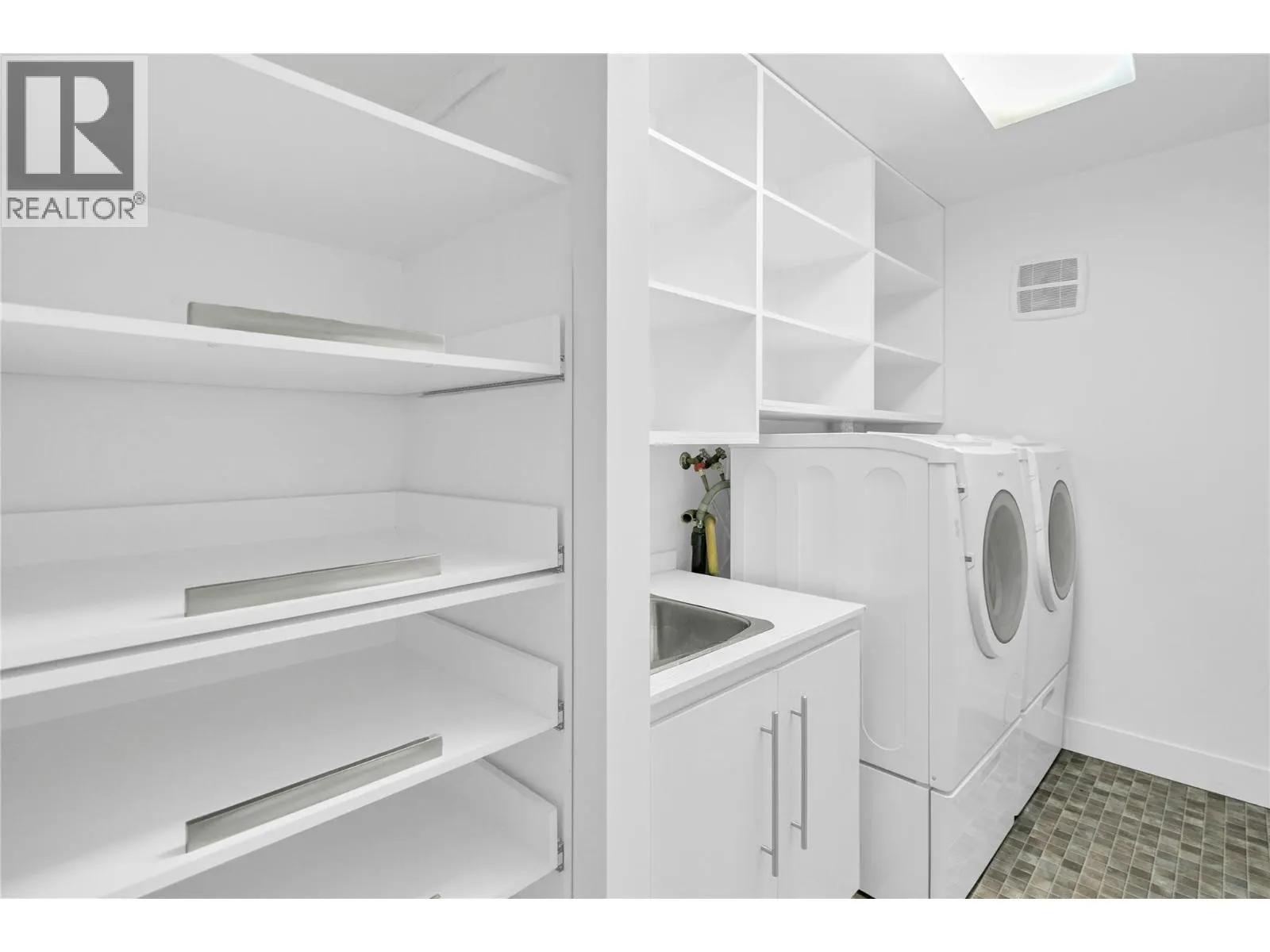 737 Leon Avenue Unit# 1206