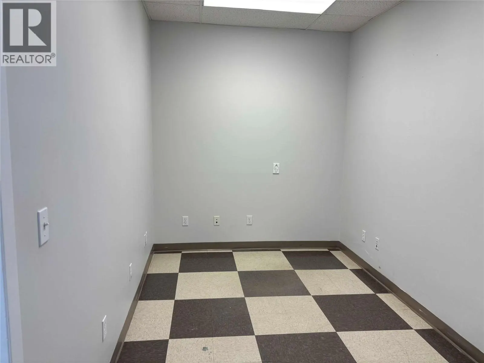 1715 Dickson Avenue Unit# 140