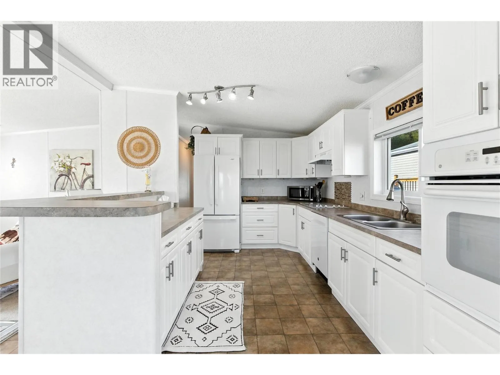 1885 Tappen Notch Hill Road Unit# 32