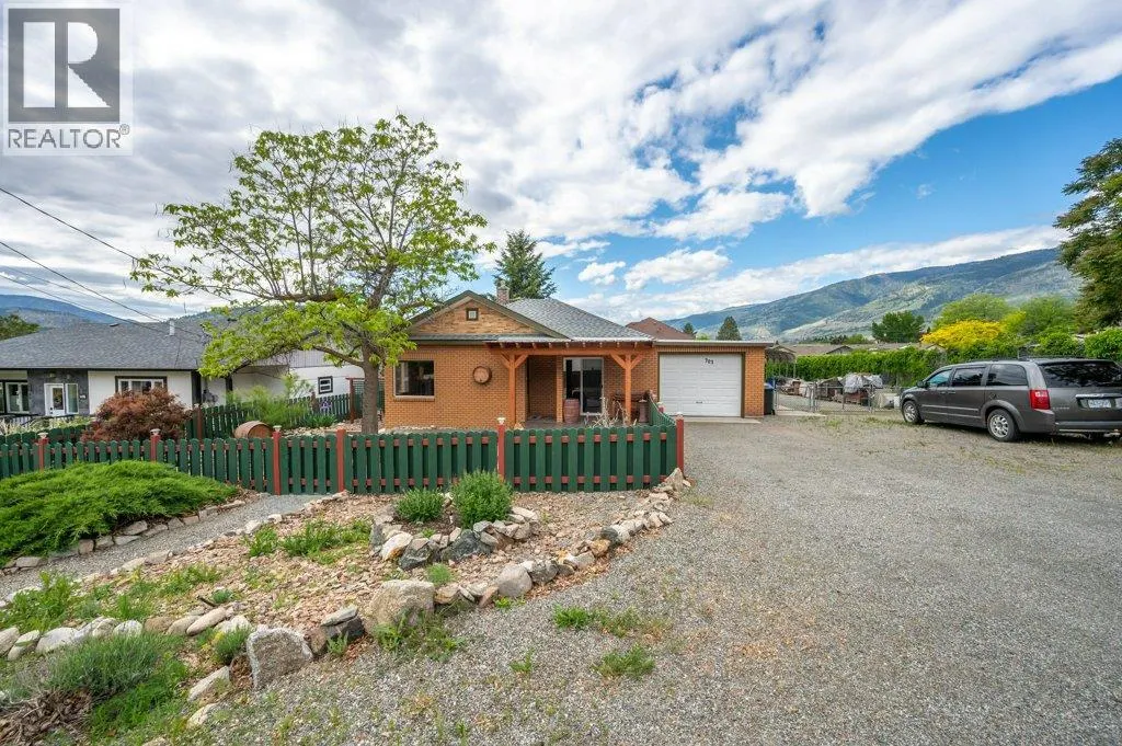 703 Similkameen Avenue