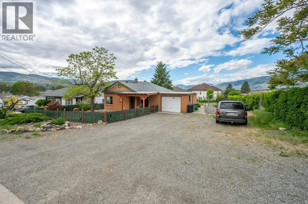 703 Similkameen Avenue