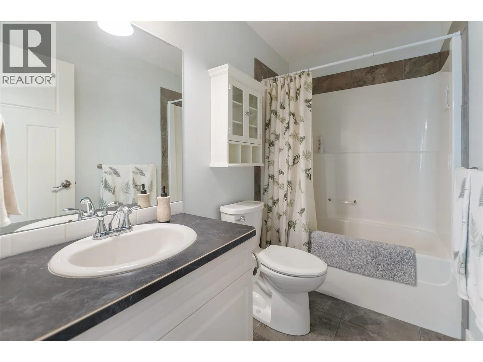 4400 McLean Creek Road Unit# 137