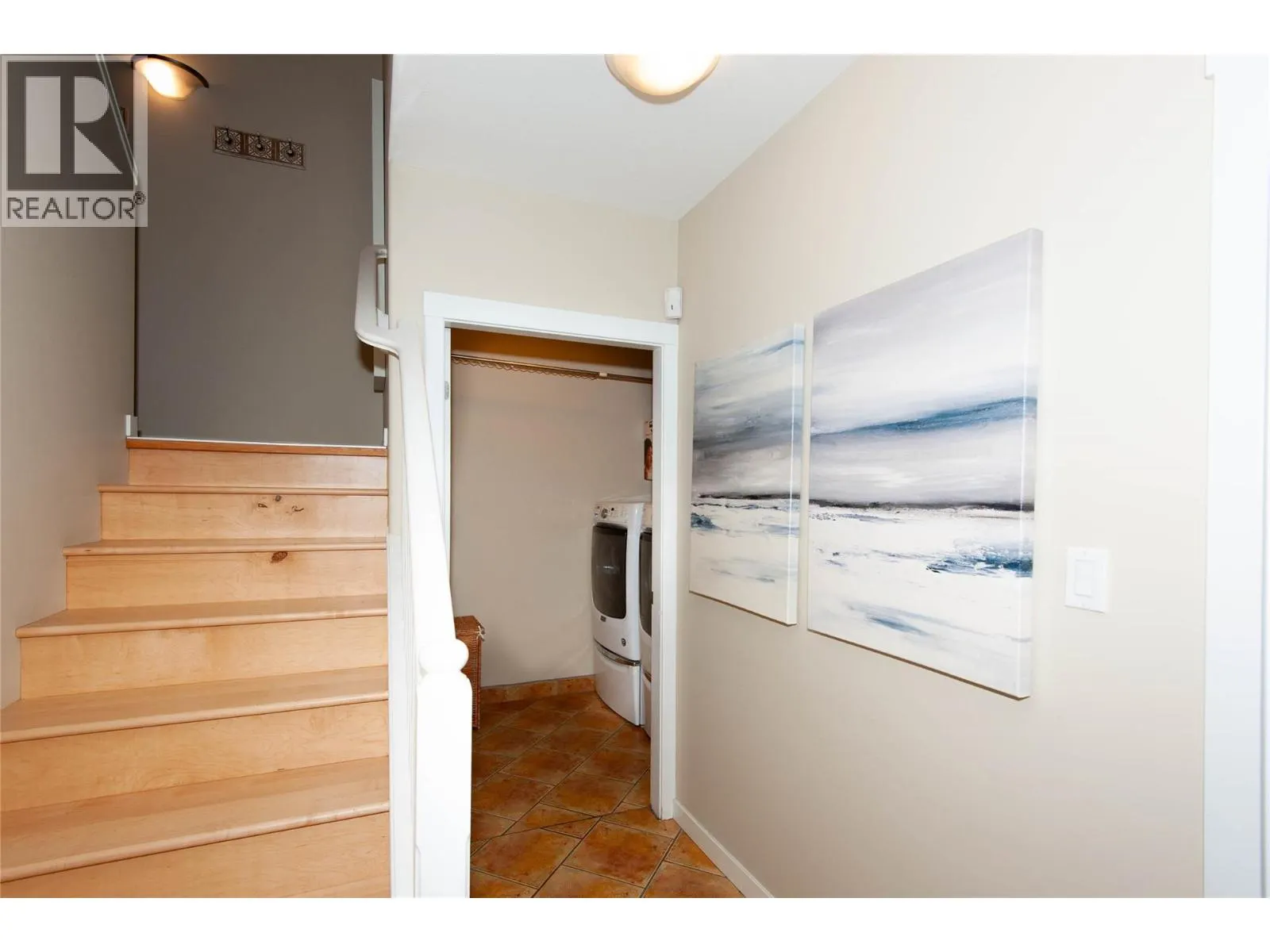 445 DALGLEISH Drive Unit# 10