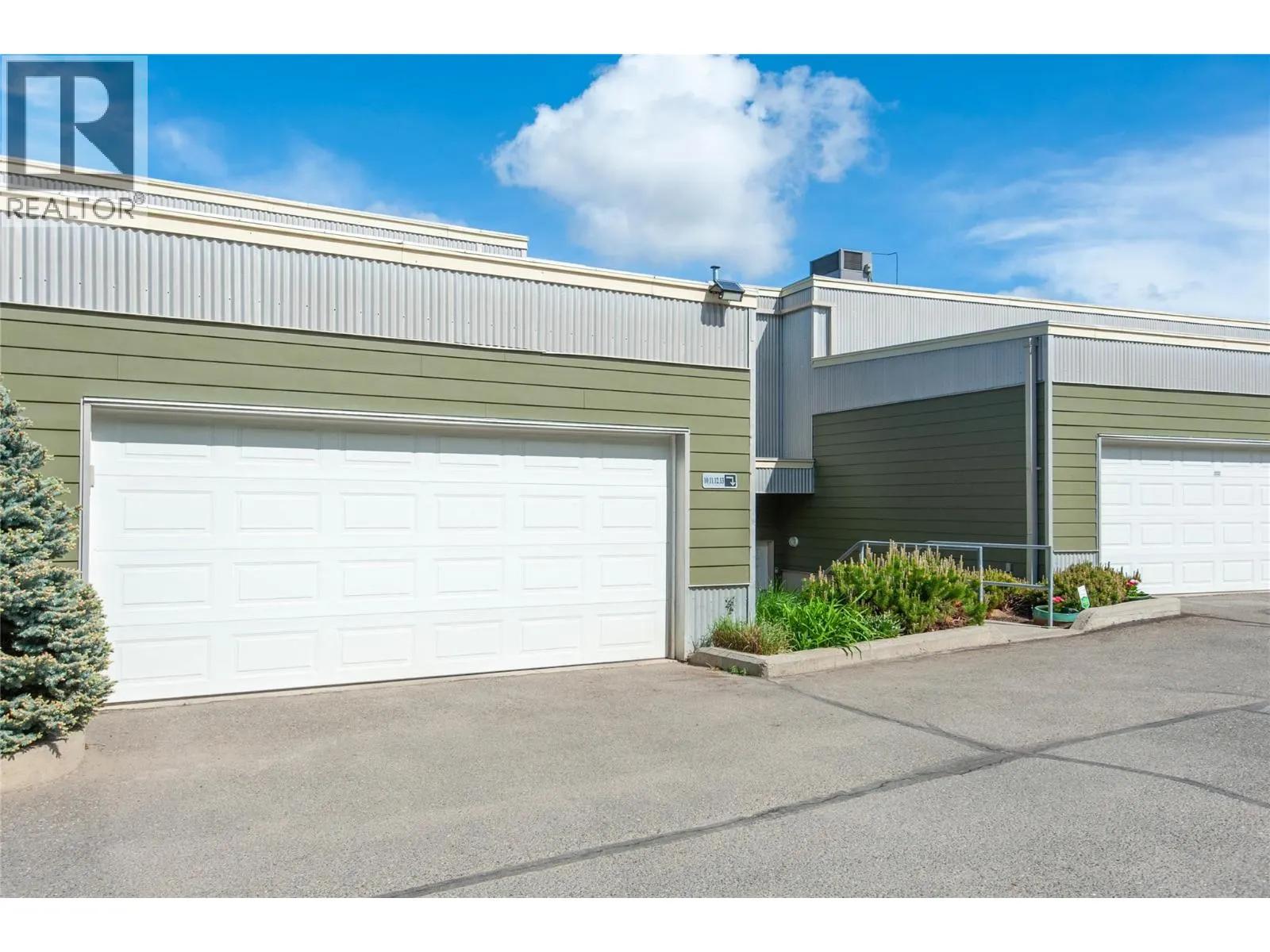 445 DALGLEISH Drive Unit# 10