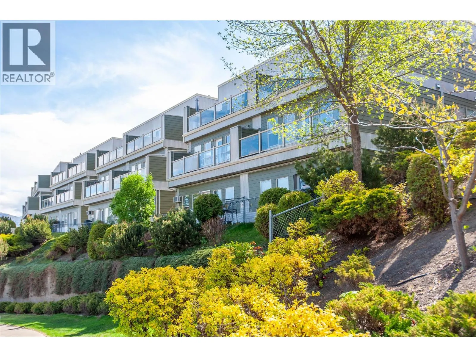445 DALGLEISH Drive Unit# 10