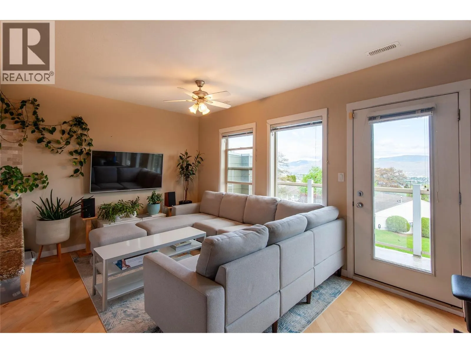 445 DALGLEISH Drive Unit# 10