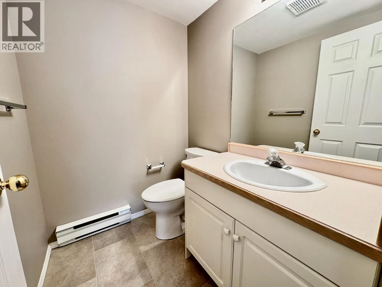 2401 SOUTH MAIN Street Unit# 204