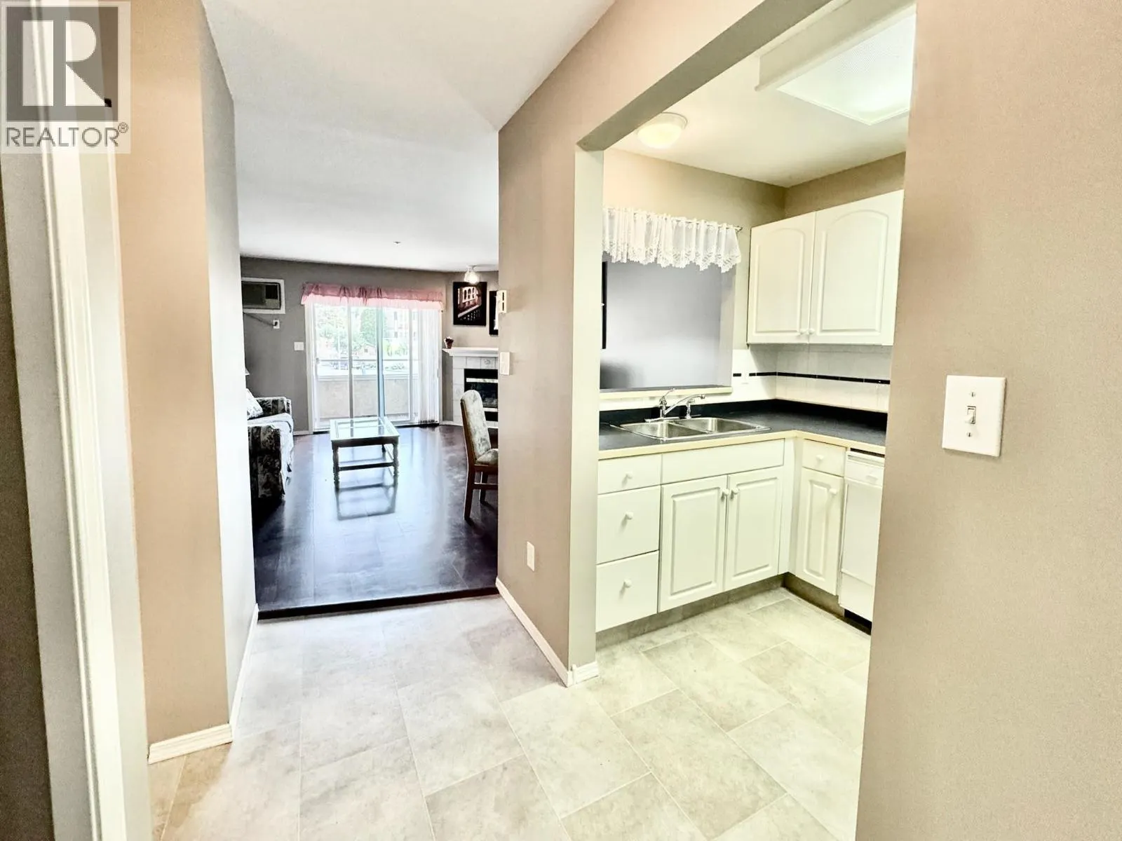 2401 SOUTH MAIN Street Unit# 204