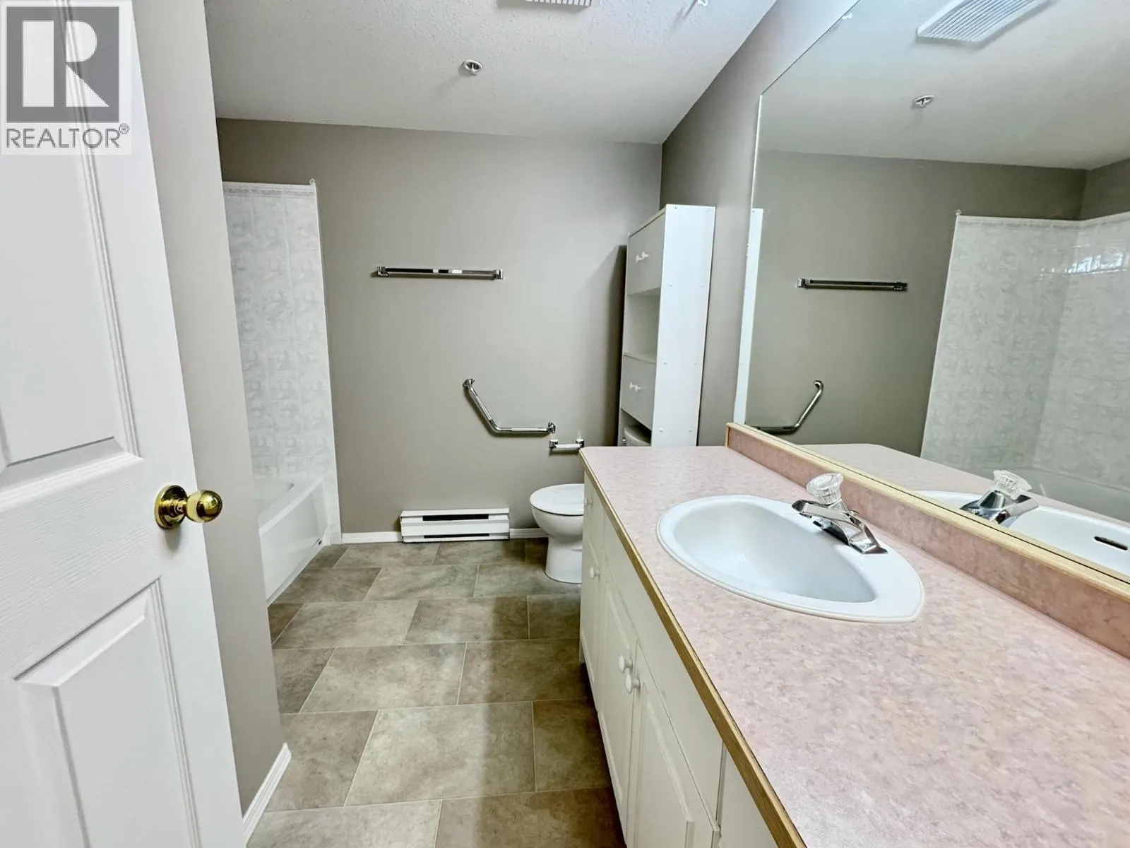 2401 SOUTH MAIN Street Unit# 204