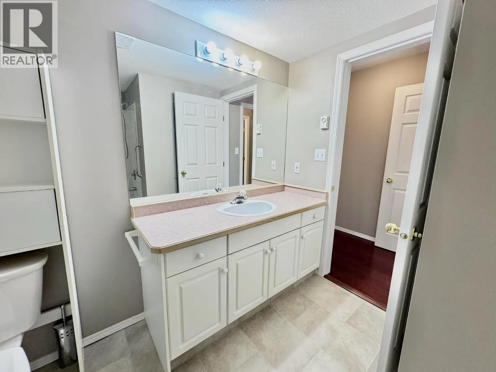 2401 SOUTH MAIN Street Unit# 204