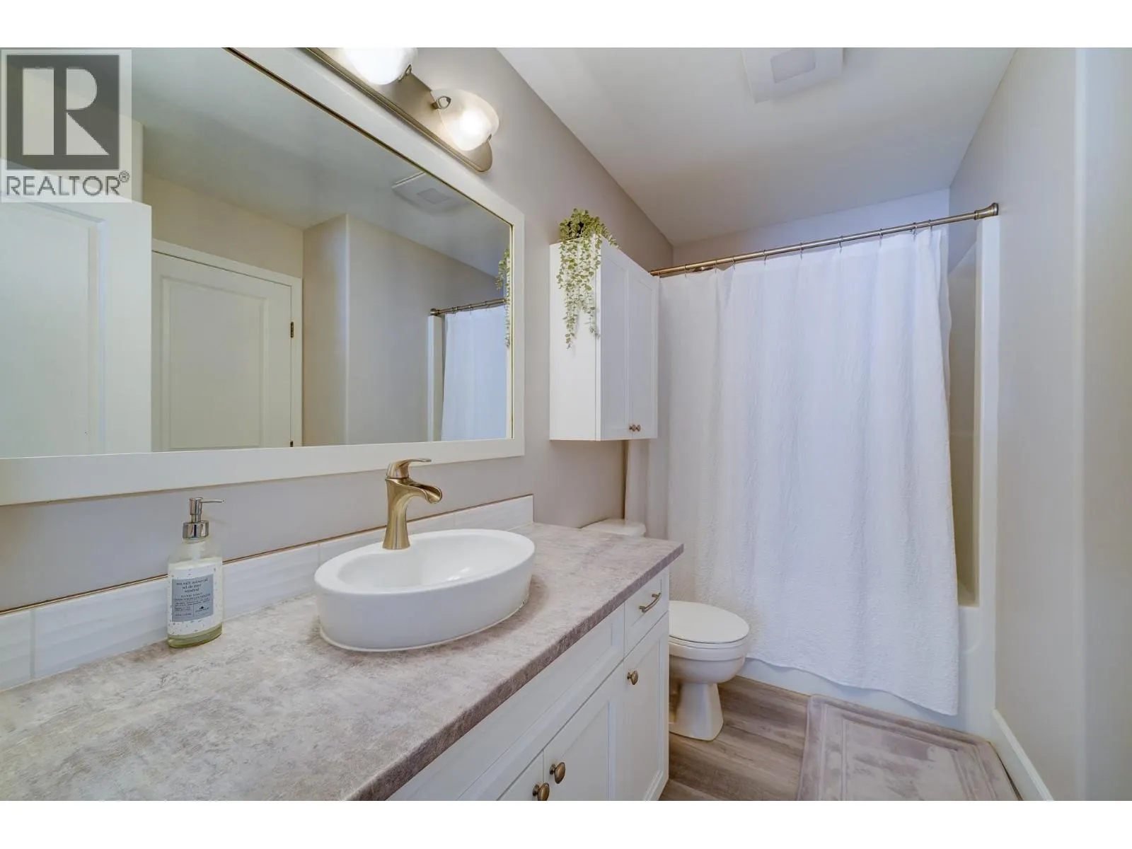 1940 HILLSIDE Drive Unit# 33