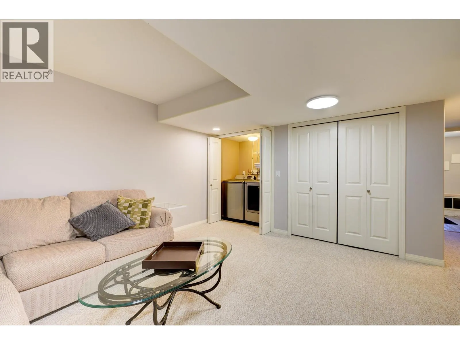 1940 HILLSIDE Drive Unit# 33