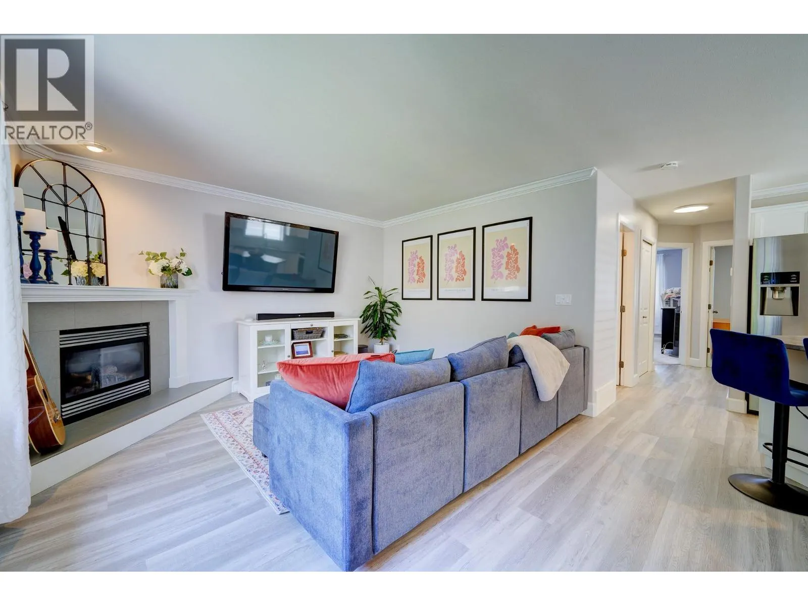 1940 HILLSIDE Drive Unit# 33