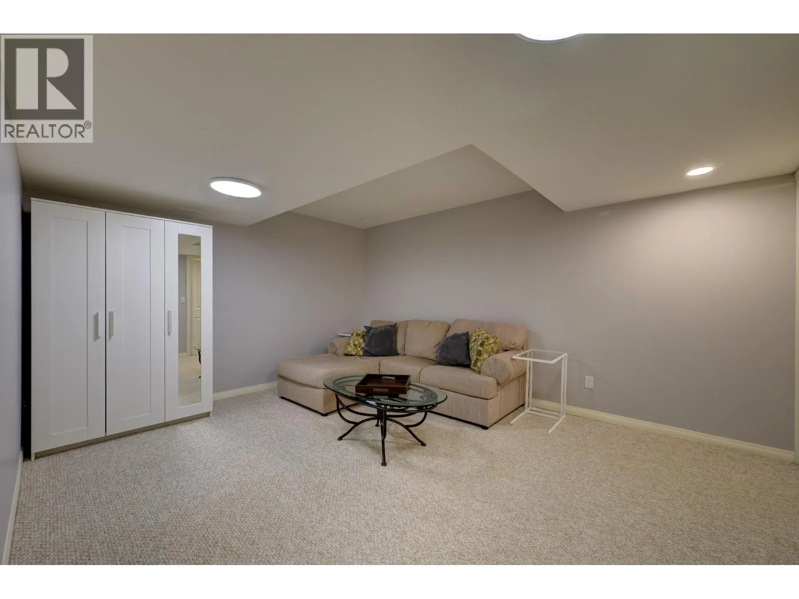 1940 HILLSIDE Drive Unit# 33