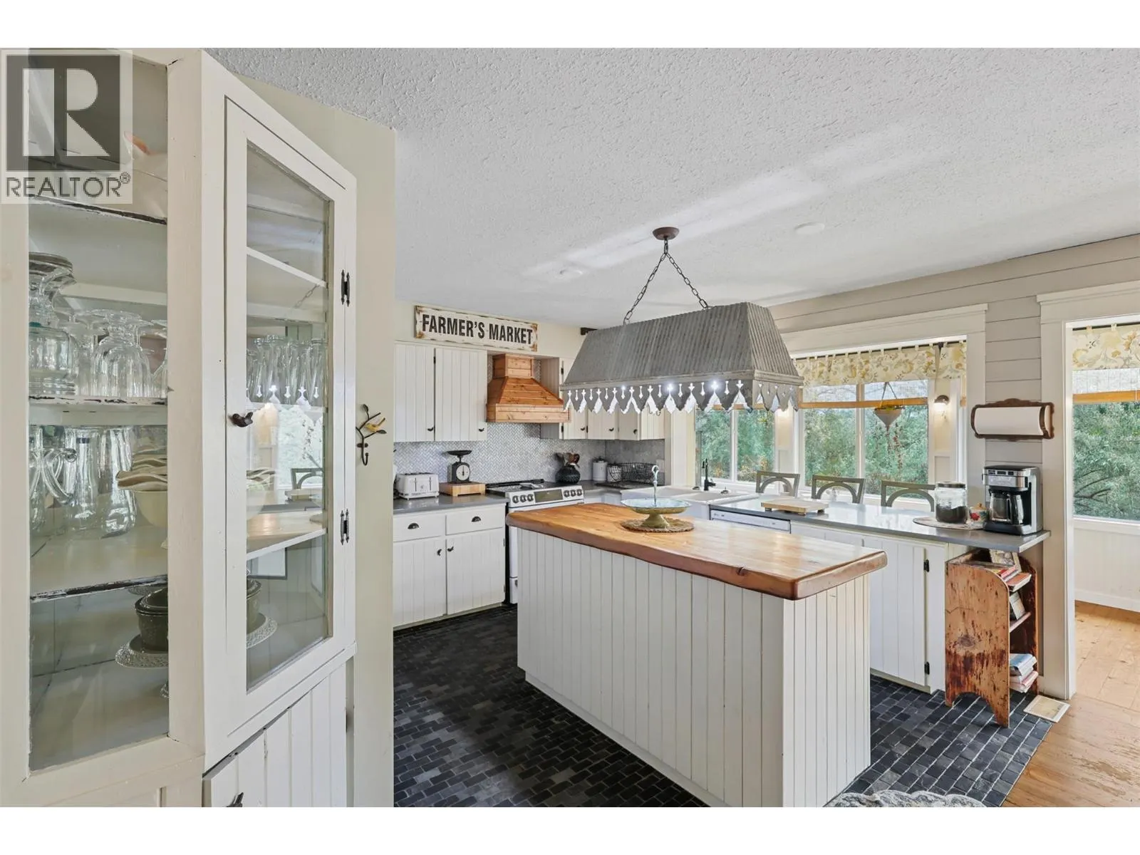 1580 Monte Creek Road
