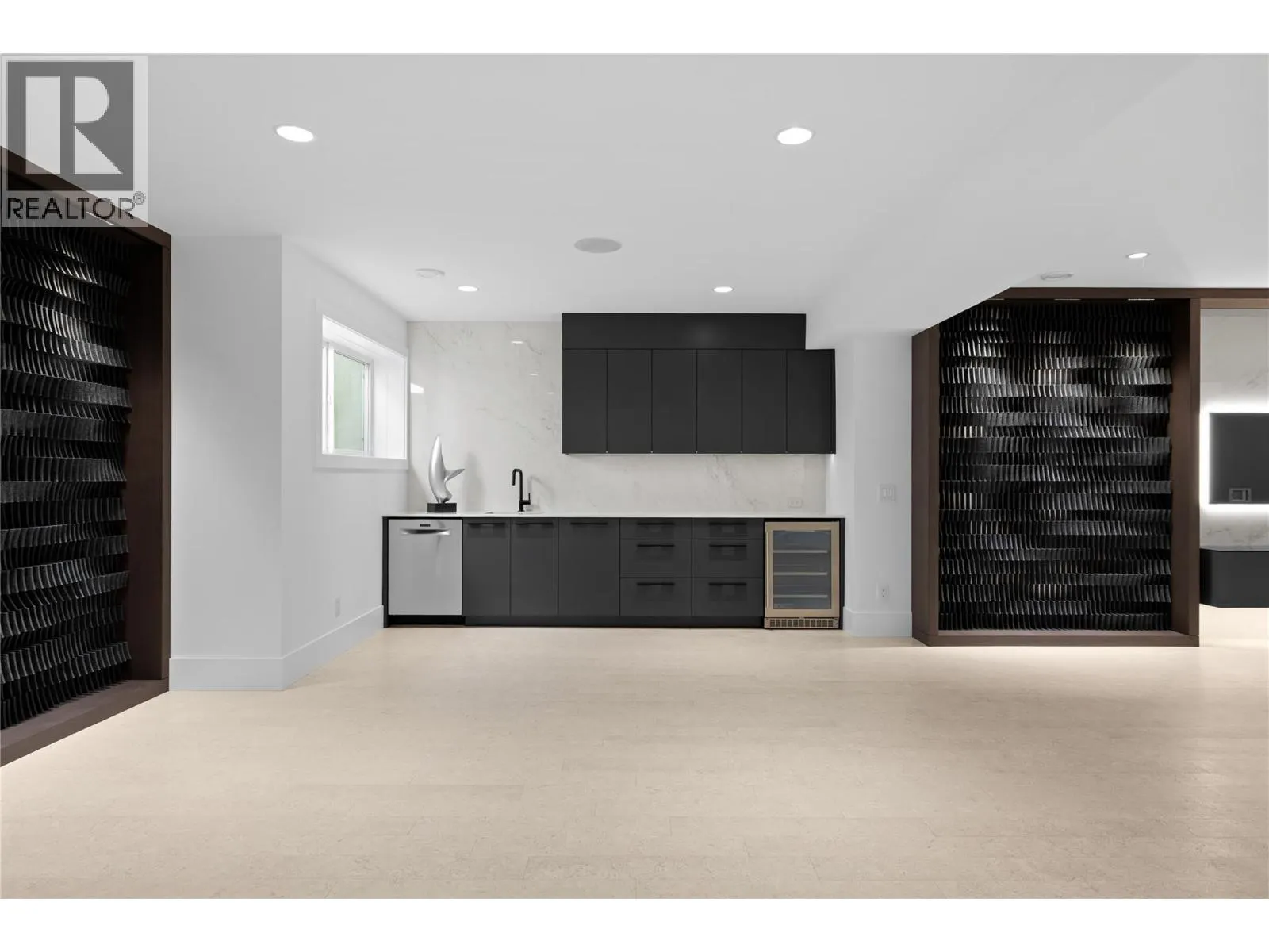 1049 Westpoint Drive
