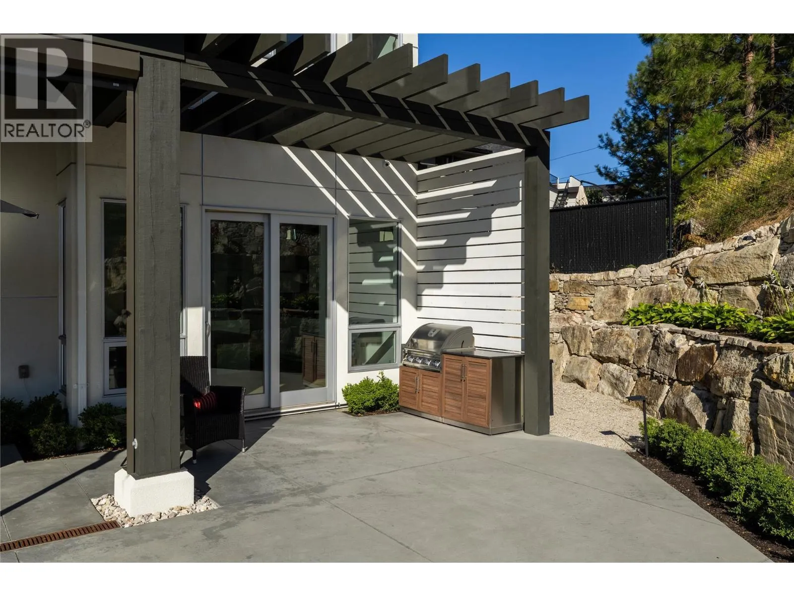 1049 Westpoint Drive