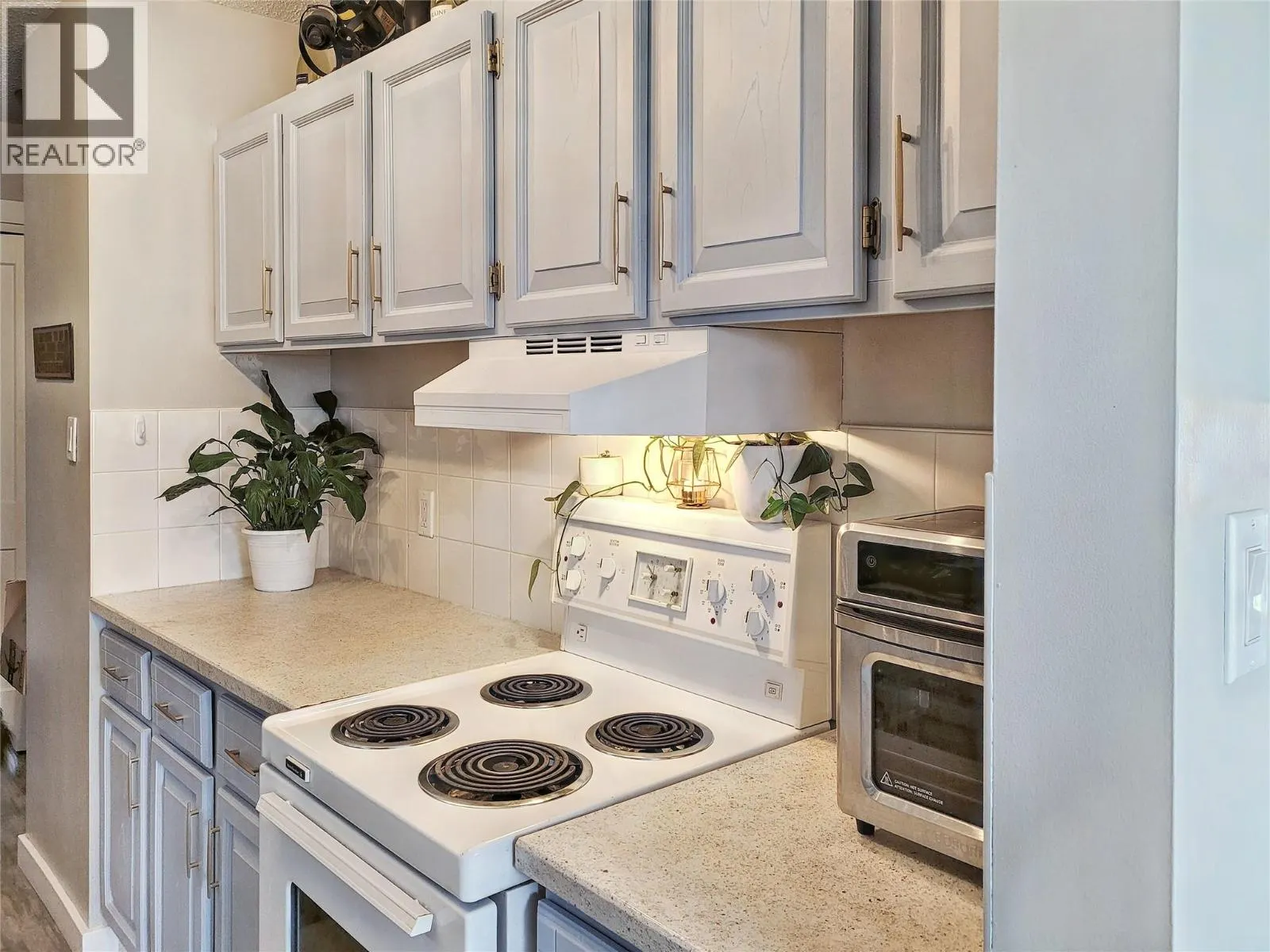 717 12TH Avenue Unit# 8