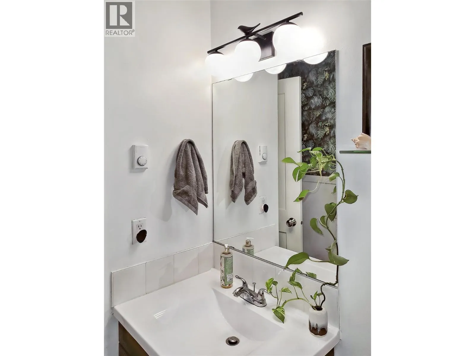 717 12TH Avenue Unit# 8