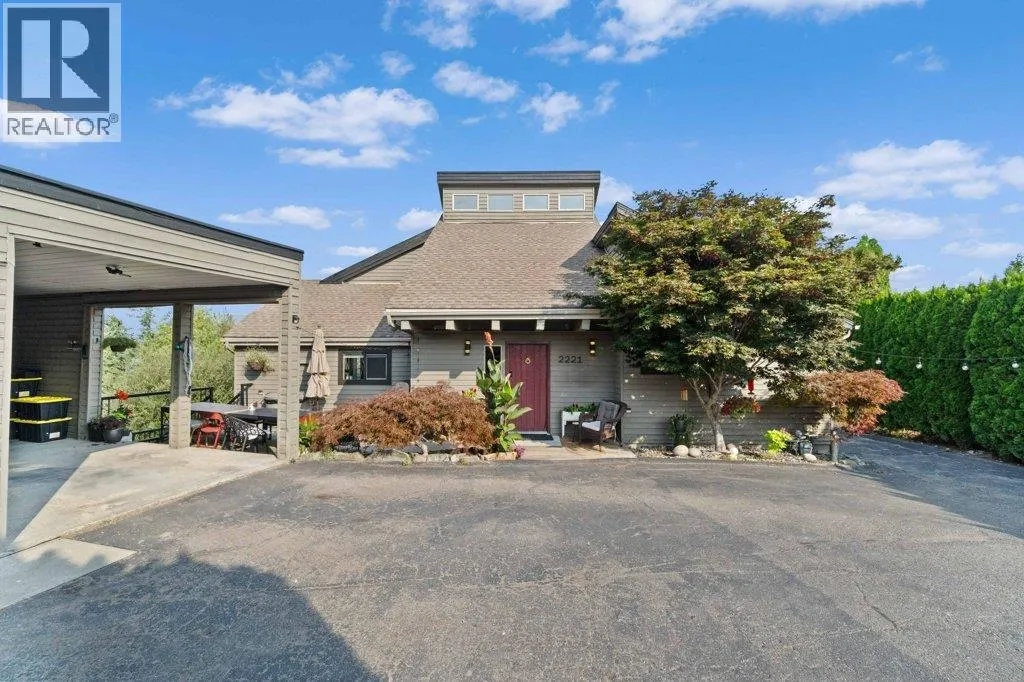 2221 Sunset Point