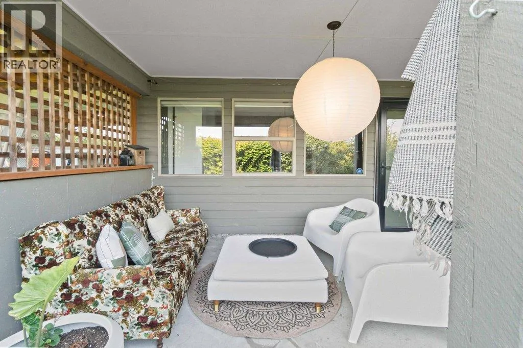2221 Sunset Point