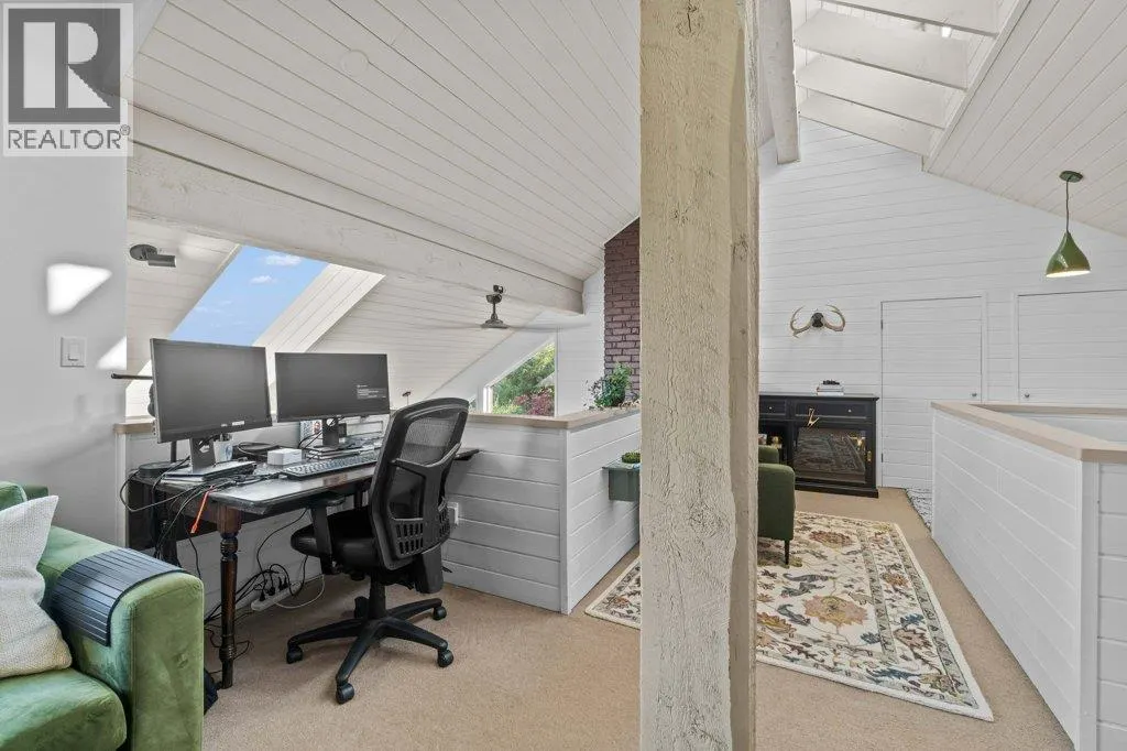 2221 Sunset Point