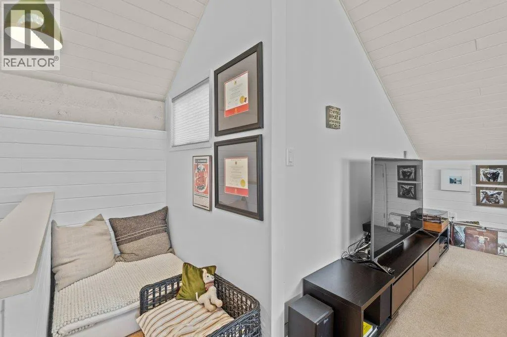 2221 Sunset Point