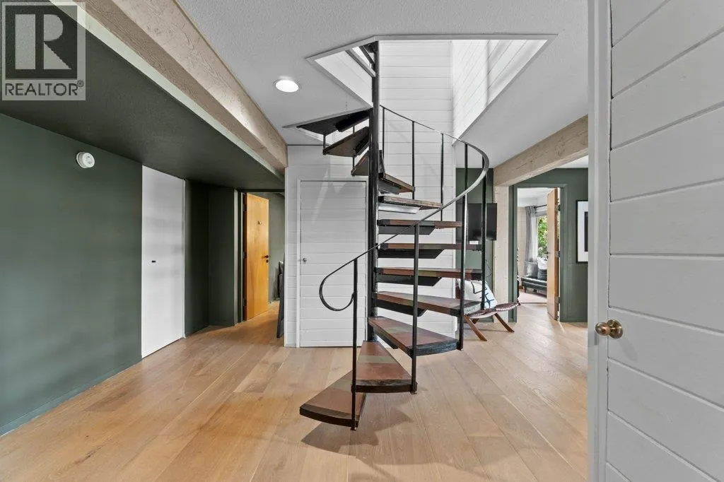 2221 Sunset Point
