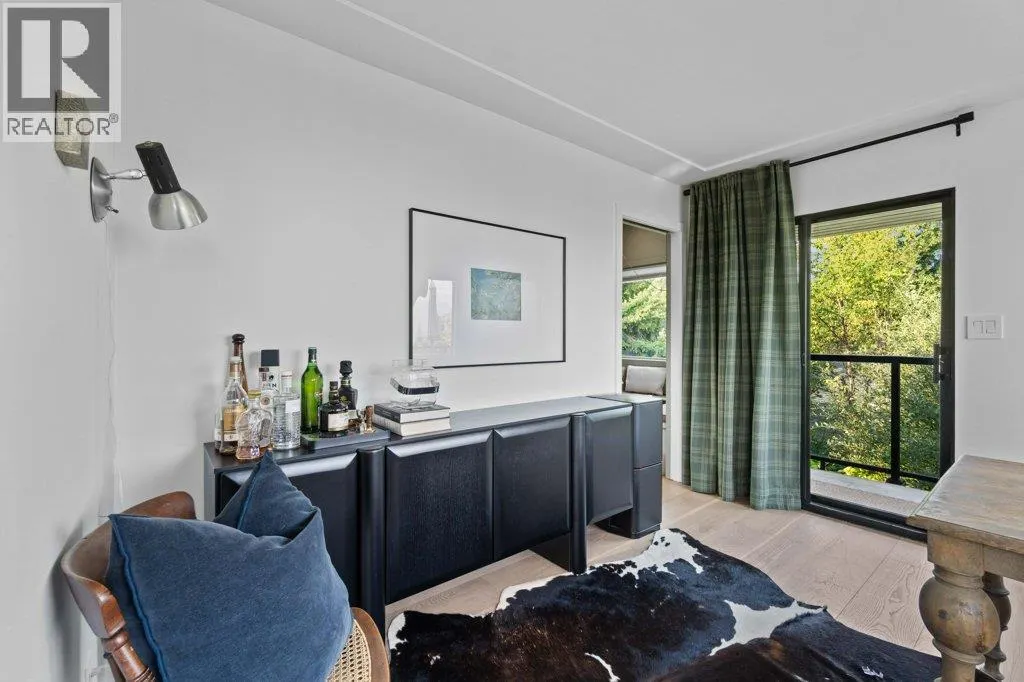 2221 Sunset Point