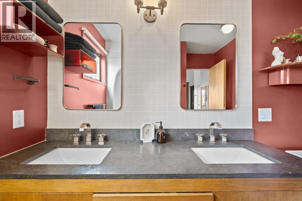 2221 Sunset Point