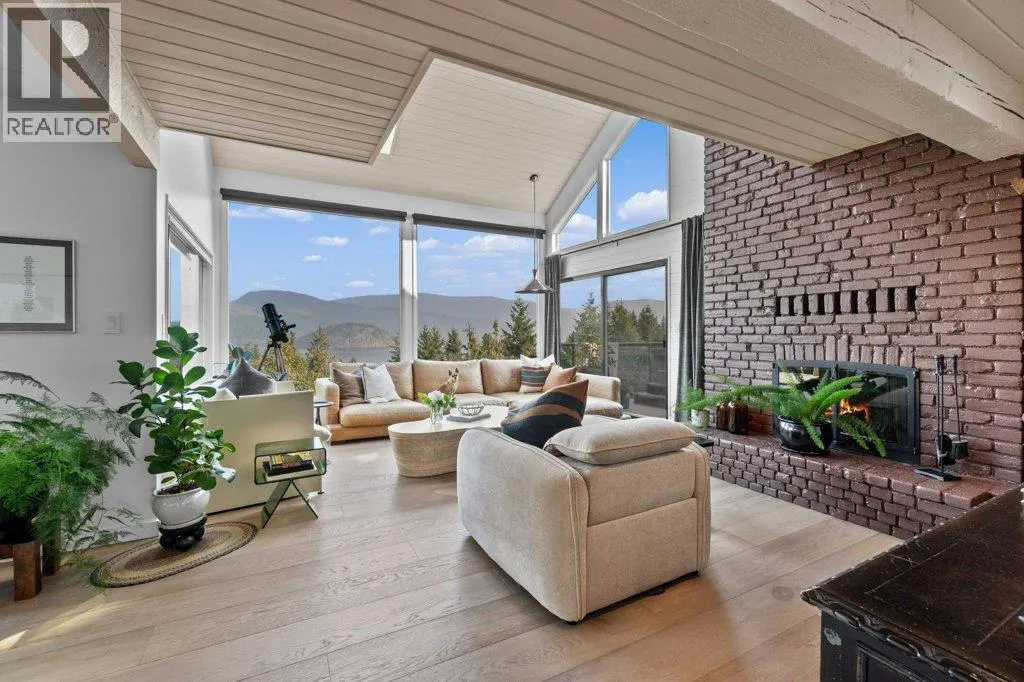 2221 Sunset Point