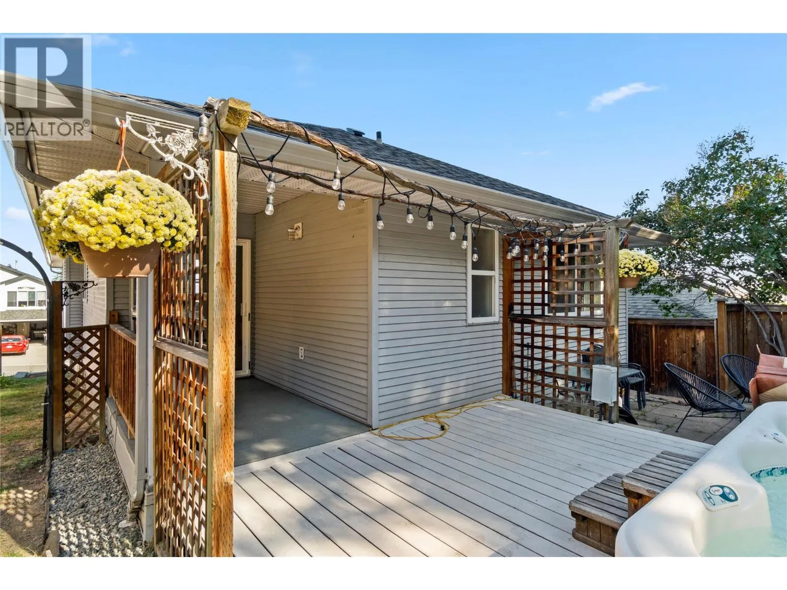 2421 DRUMMOND Court