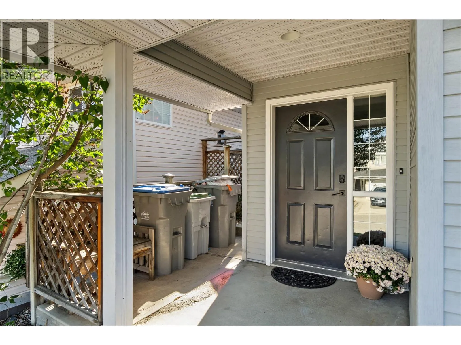 2421 DRUMMOND Court