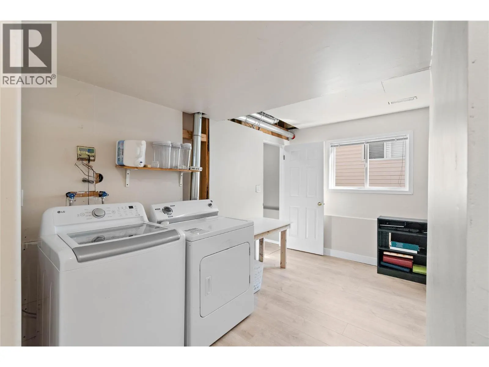 2421 DRUMMOND Court