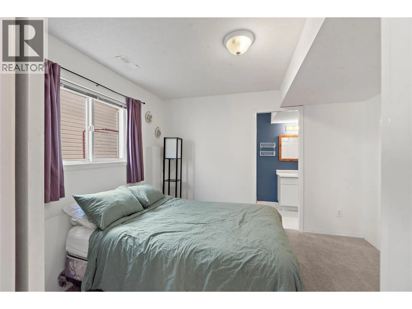2421 DRUMMOND Court