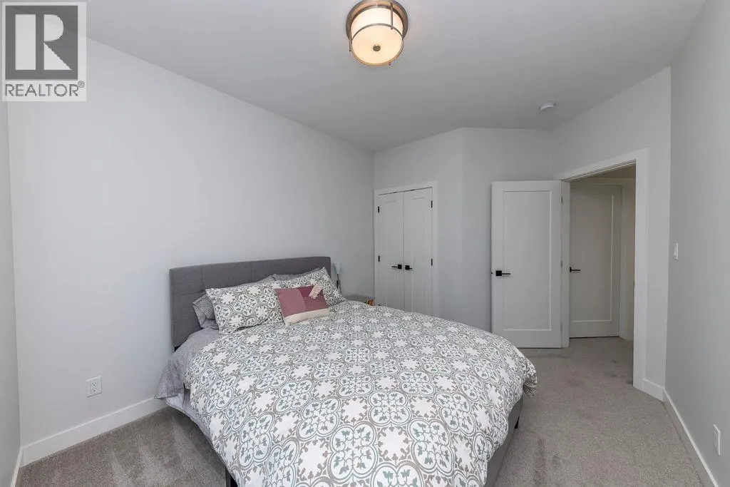 125 RIVER GATE Drive