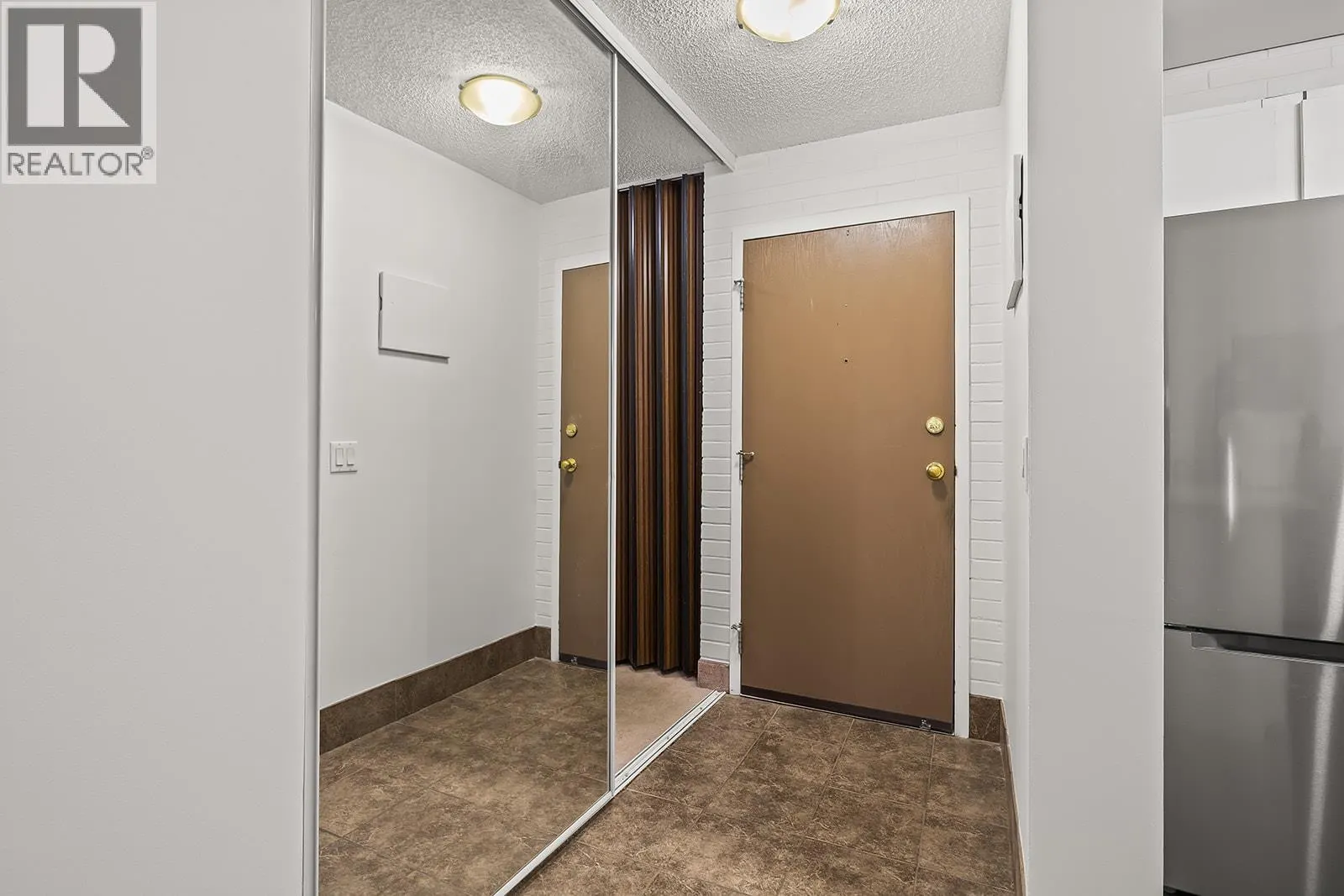 1915 Pacific Court Unit# 204