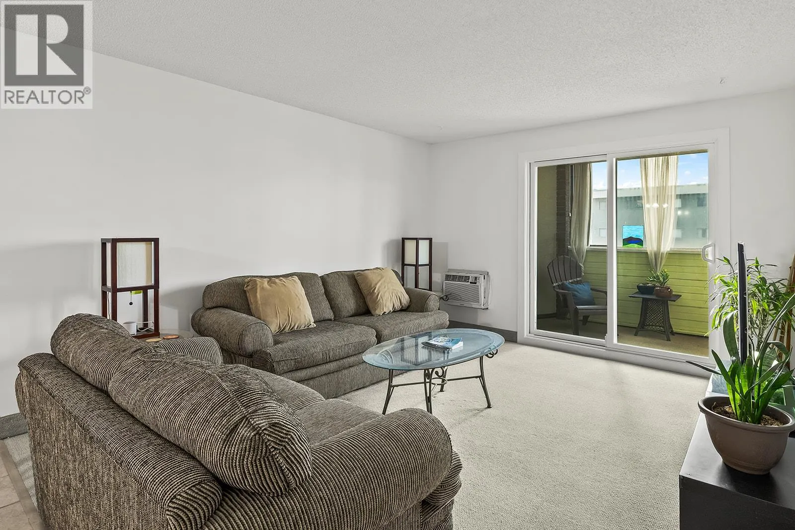 1915 Pacific Court Unit# 204