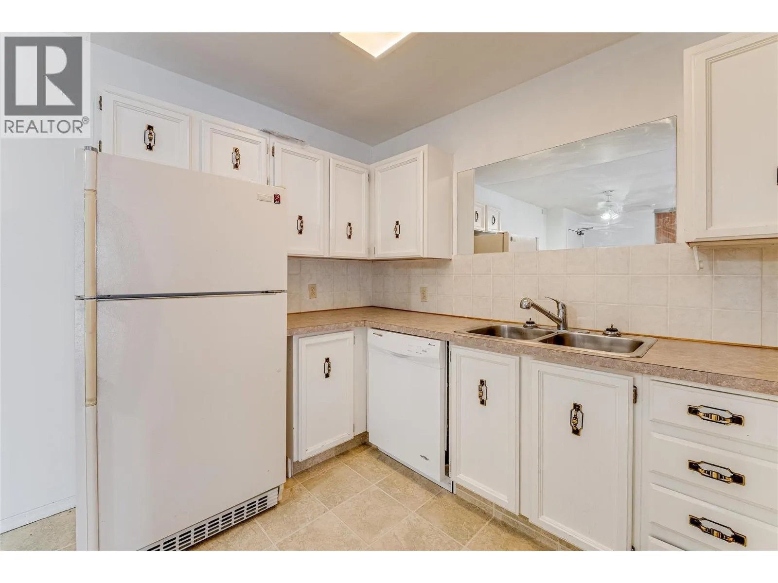 3901 32 Avenue Unit# 208