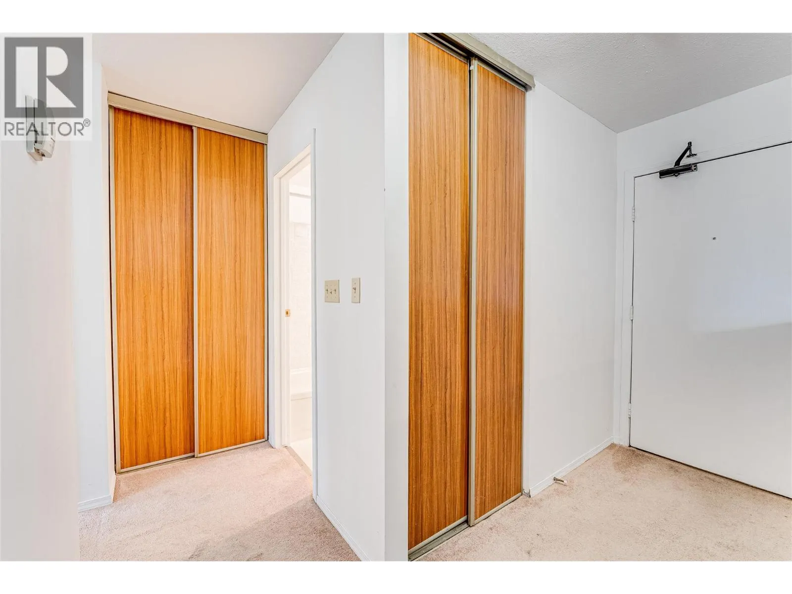 3901 32 Avenue Unit# 208