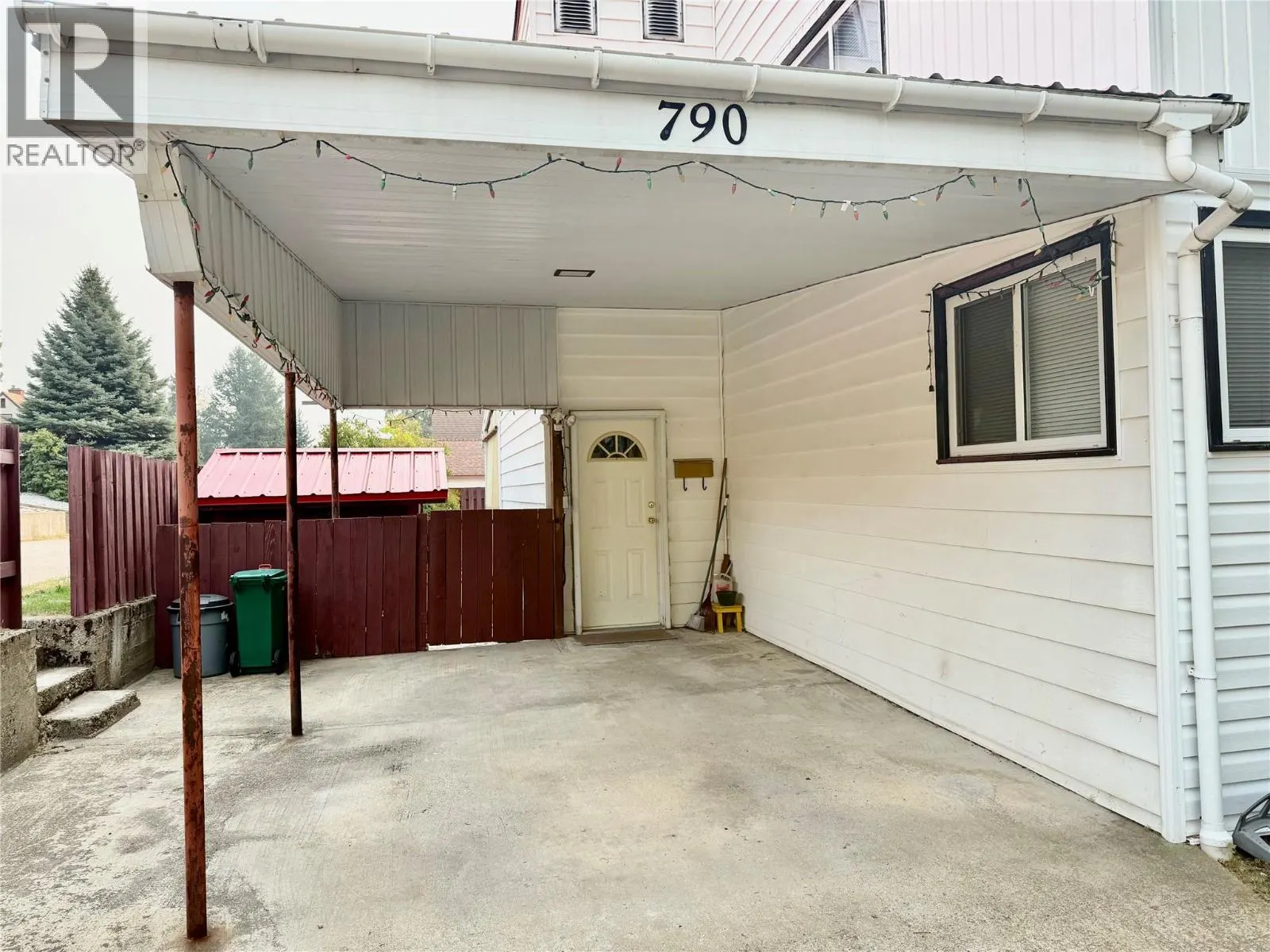790 CARLYLE Street