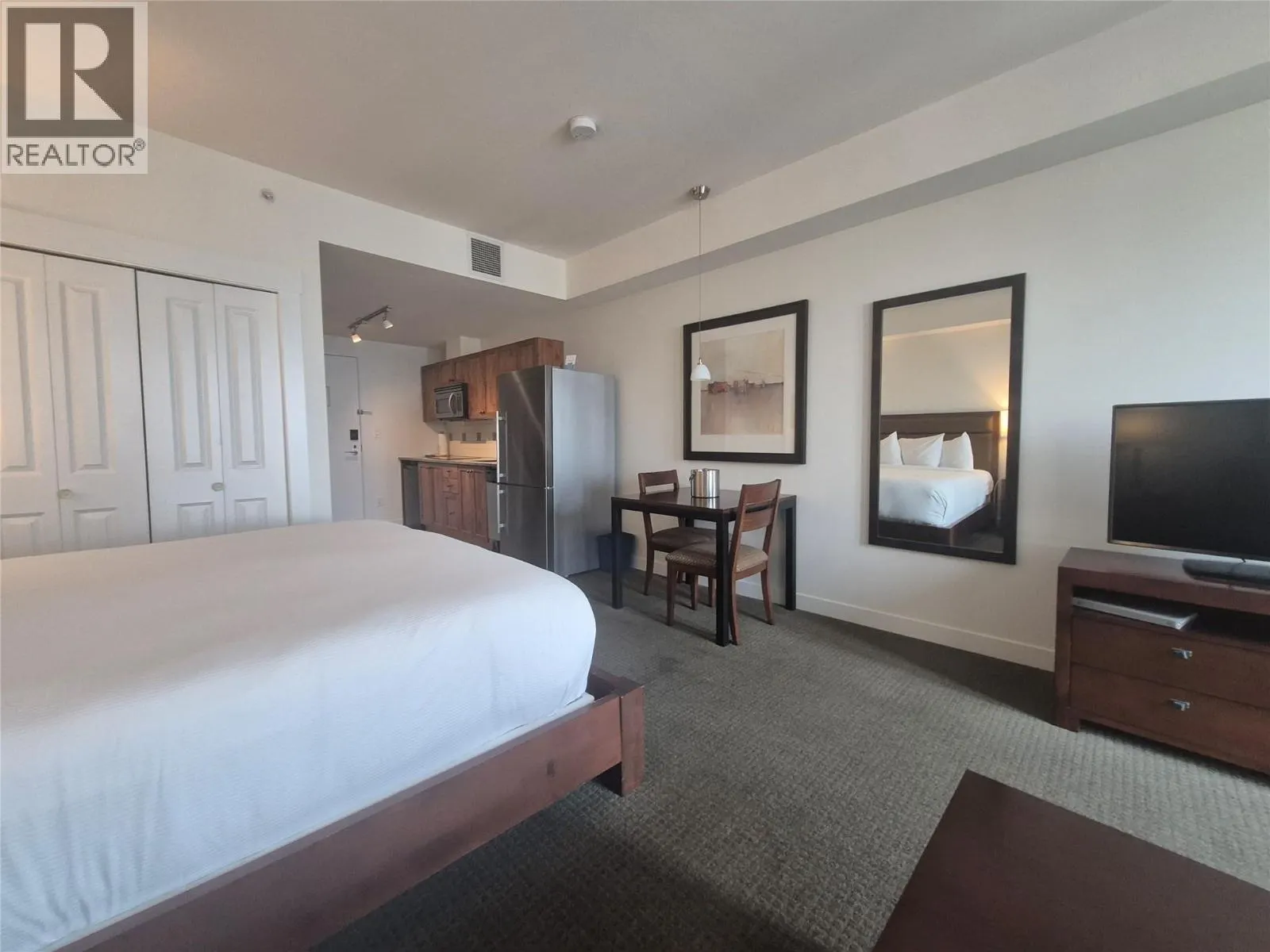 4200 Lakeshore Drive Unit# 325