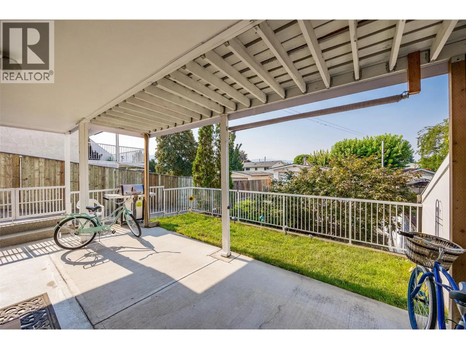 685 Hollydell Road
