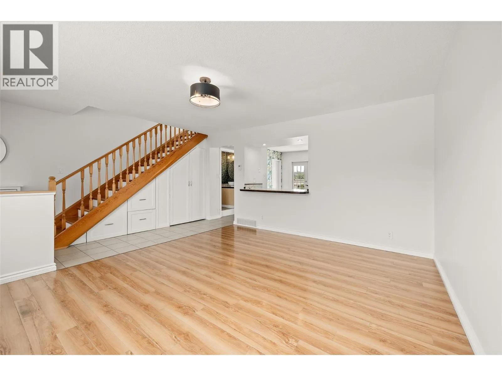 685 Hollydell Road
